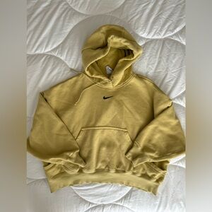 Nike oversized Sweatshirt - in soft yellow